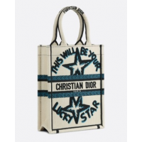 Женская сумка Christian Dior Book Tote Lucky Star с вышивкой белая